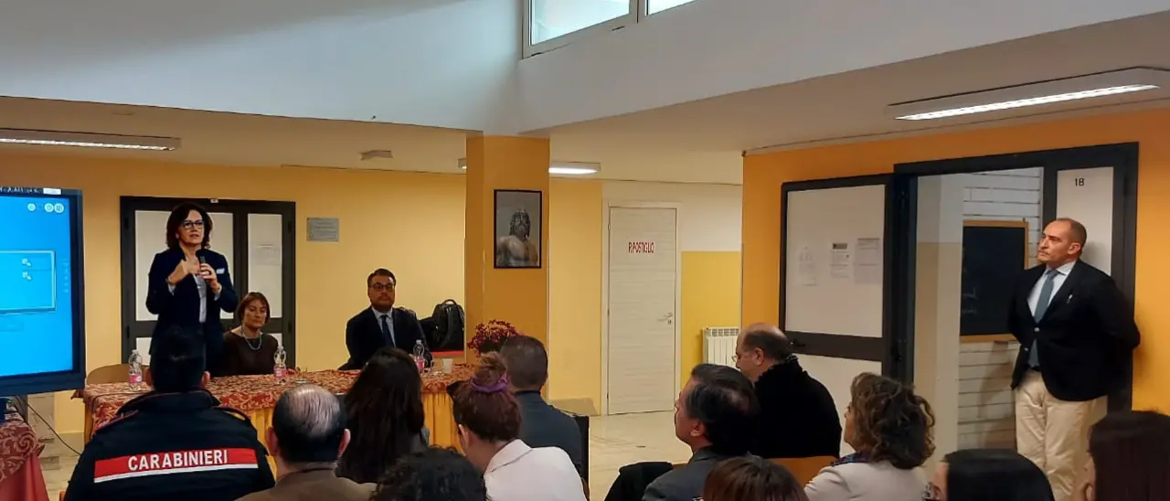 “Diritto alla legalità, per un Mondo più giusto”, al Montalcini di Botricello un incontro sui temi della giustizia