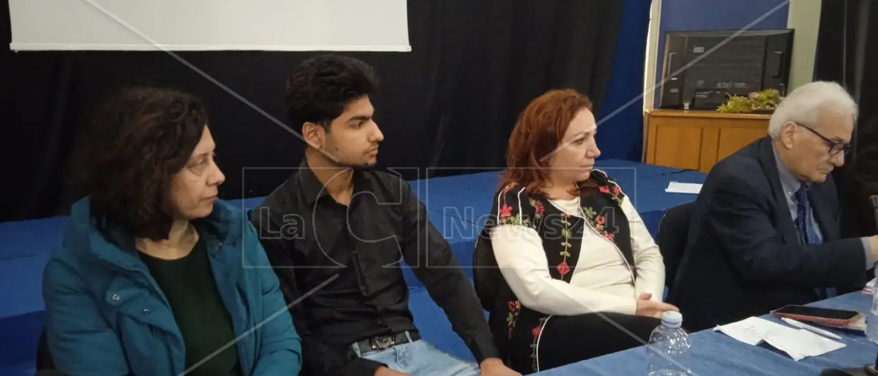 Due anni dalla strage di Cutro, il dolore dei superstiti: «Abbiamo perso i nostri cari, il Governo ci sostenga»\n