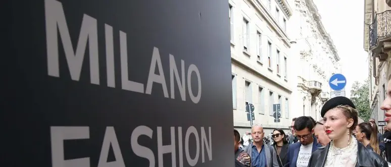 Milano: alla settimana della moda non \"rosicare\" ma gioca a fare la Fashion insider... anche senza esserlo