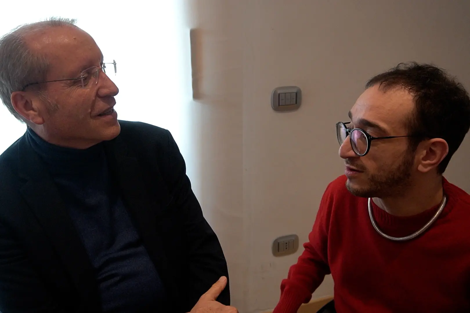 <p>Il direttore della testata giornalistica LaC News24, Franco Laratta, e Salvatore Cristiano Misasi</p>\\n