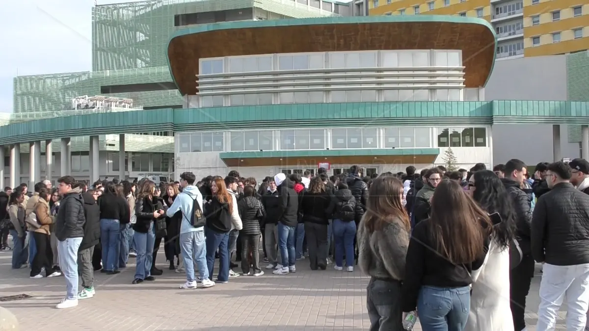 UniCz,\u00A02.500 studenti da tutta la Calabria per scoprire l’offerta formativa. Cuda: «Il nostro core business resta l’area medica»\n