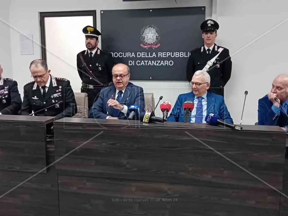 Blitz contro il clan dei Gaglianesi a Catanzaro: «Organizzazione già colpita 32 anni fa ma che si è rigenerata»