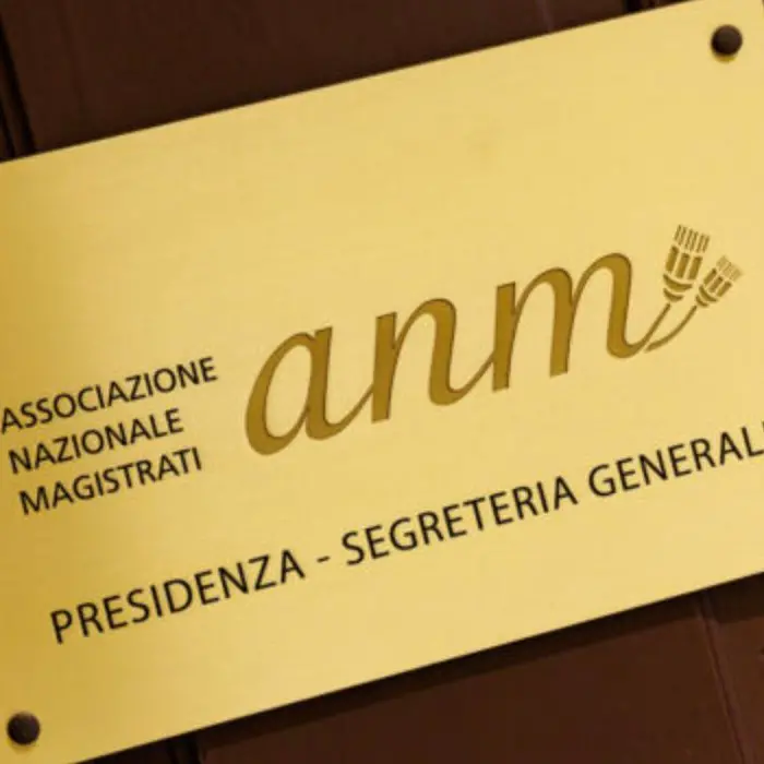 L’Anm mette in allarme i cittadini: «Il pubblico ministero con la separazione delle carriere sarà condizionato dal potere politico»\n