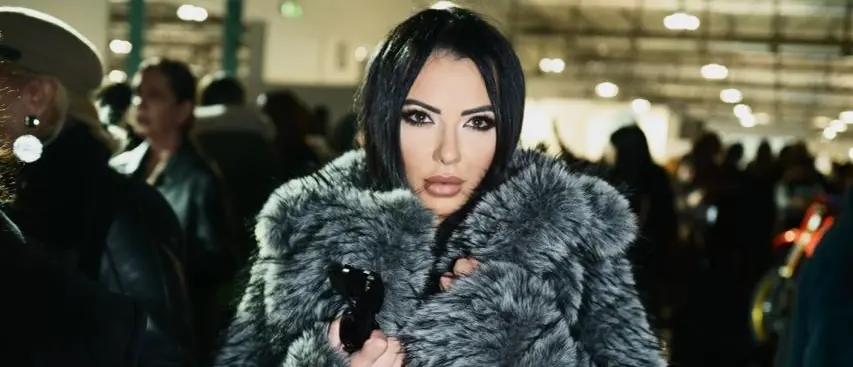 Ortensia Imbrogno in prima fila alla sfilata milanese di Anton Giulio Grande