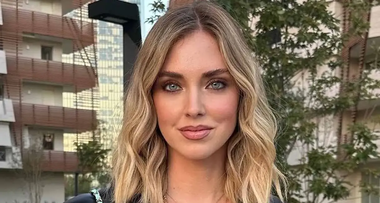 Chiara Ferragni torna alla Milano Fashion Week: «È bellissimo essere qui»