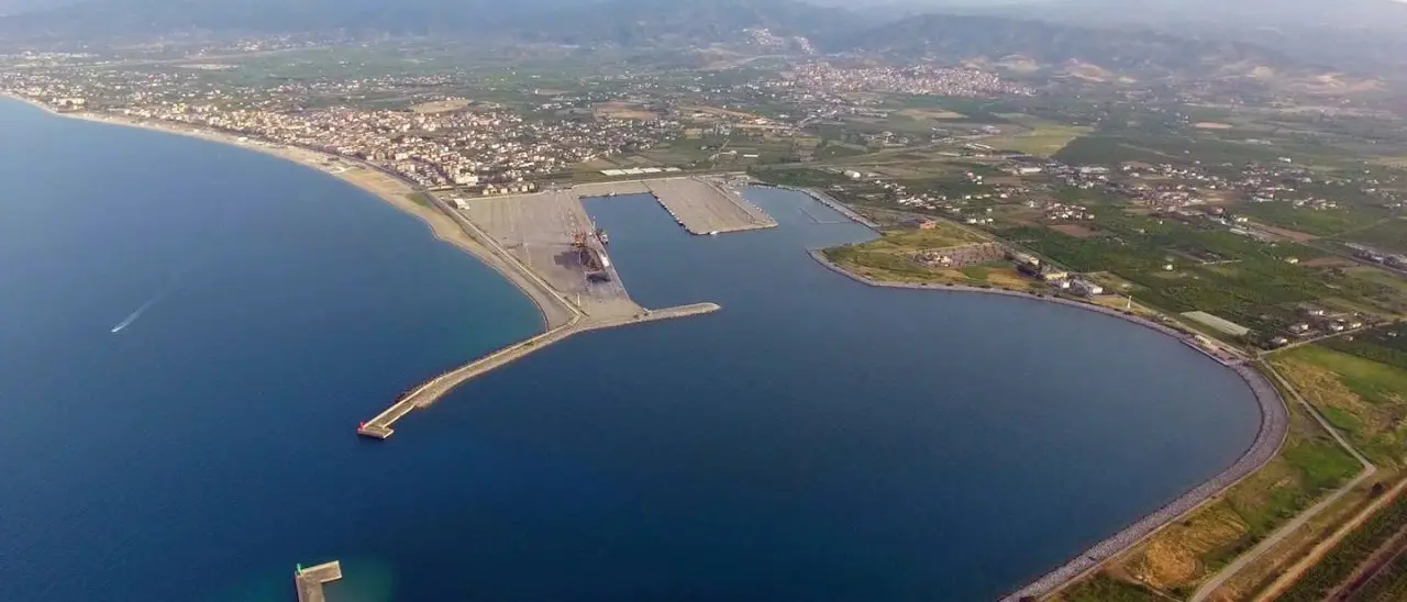 Porto di Corigliano Rossano, avviato il percorso per candidare il piano di sviluppo alla Biennale di Architettura di Venezia\n