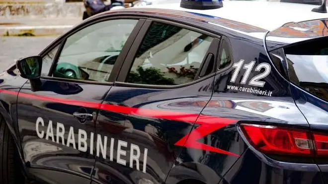 Falerna, due persone trovate morte in casa: l’ipotesi dell’overdose, indagano i carabinieri