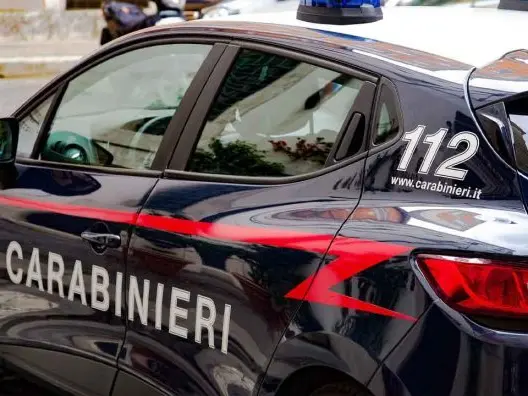 Falerna, due persone trovate morte in casa: l’ipotesi dell’overdose, indagano i carabinieri