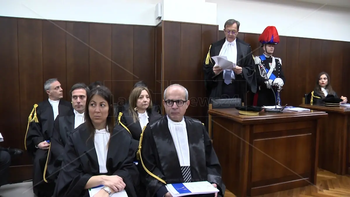 I fondi per frane ed esondazioni usati da Calabria Verde anche per ristrutturare casa a un dirigente: contestato un danno erariale di 159 milioni\n