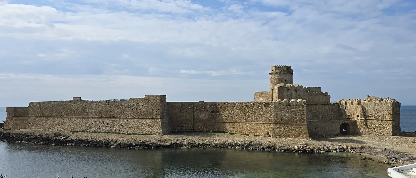 Le Castella e la storia di Uccialì, da schiavo dei pirati ad ammiraglio della flotta turca: oggi a Grand Terroir su LaC On Air