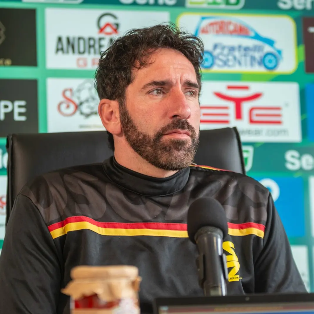 Catanzaro-Reggiana, Caserta: «Stiamo bene e l’ambiente positivo ci aiuta, ma dobbiamo restare concentrati per prendere i 3 punti»