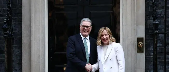 Ucraina, Meloni a Londra da Starmer: «Evitare che l’Occidente si divida». Poi l’incontro con Zelensky