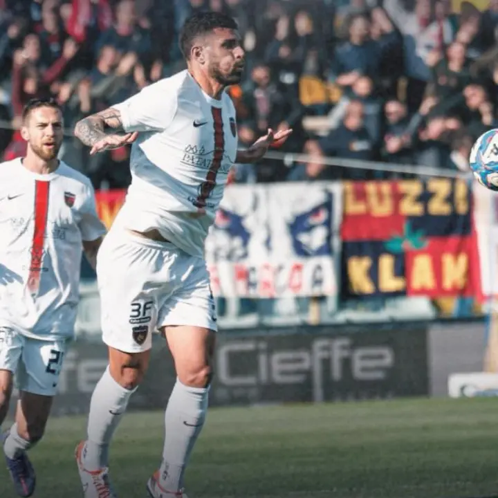 Per il Cosenza un punto che fa morale ma poca classifica: a Modena finisce 1-1