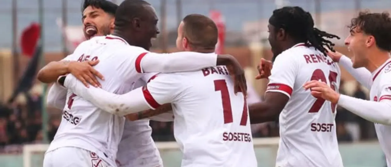 Serie D, la Reggina vince a Paternò e mantiene la scia del Siracusa: decide un gol di Adejo