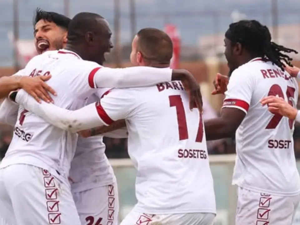 Serie D, la Reggina vince a Paternò e mantiene la scia del Siracusa: decide un gol di Adejo