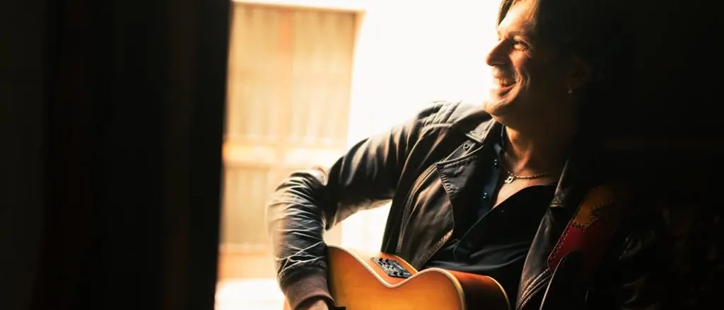 Roberto Bozzo, 30 anni di musica e ora il debutto da solista: «Canto le tre dimensioni della\u00A0vita»\n