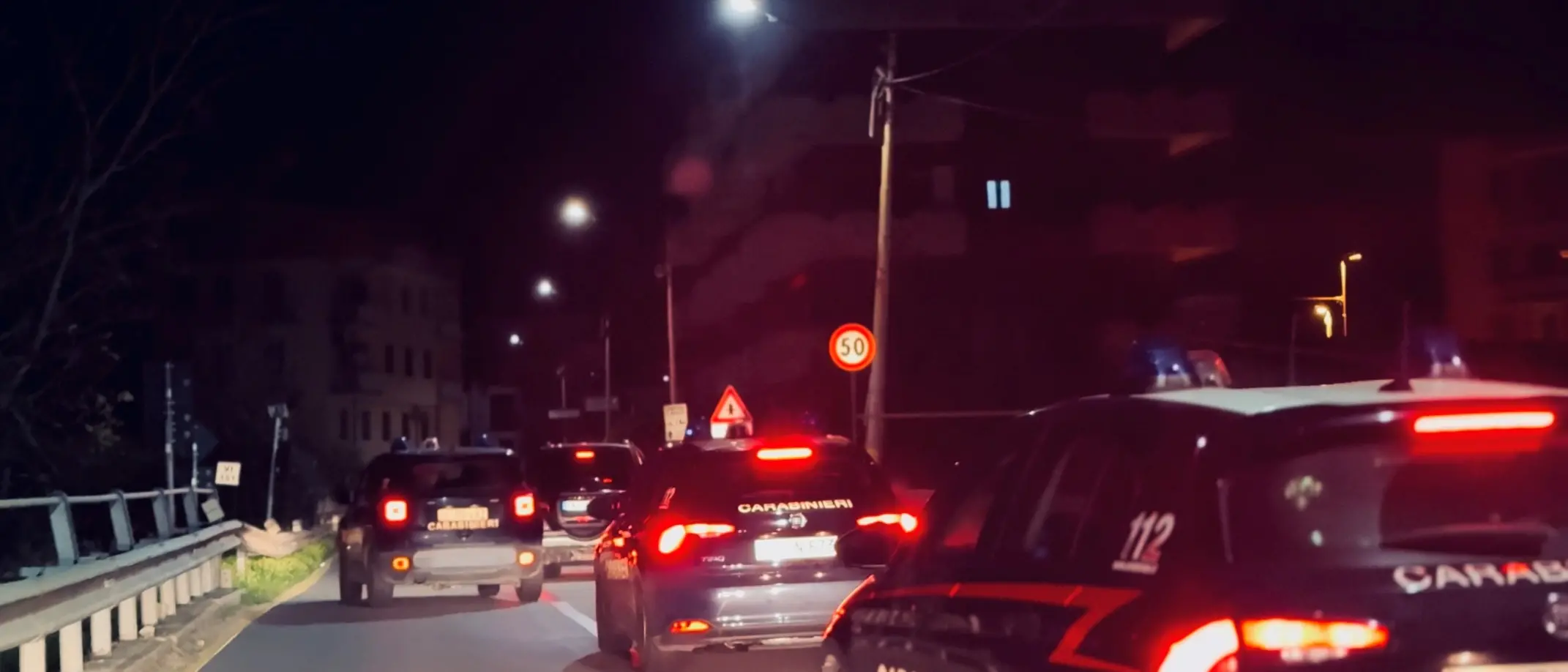 Notte di fuoco a Cosenza, 50enne gambizzato in una sparatoria a via Popilia\n