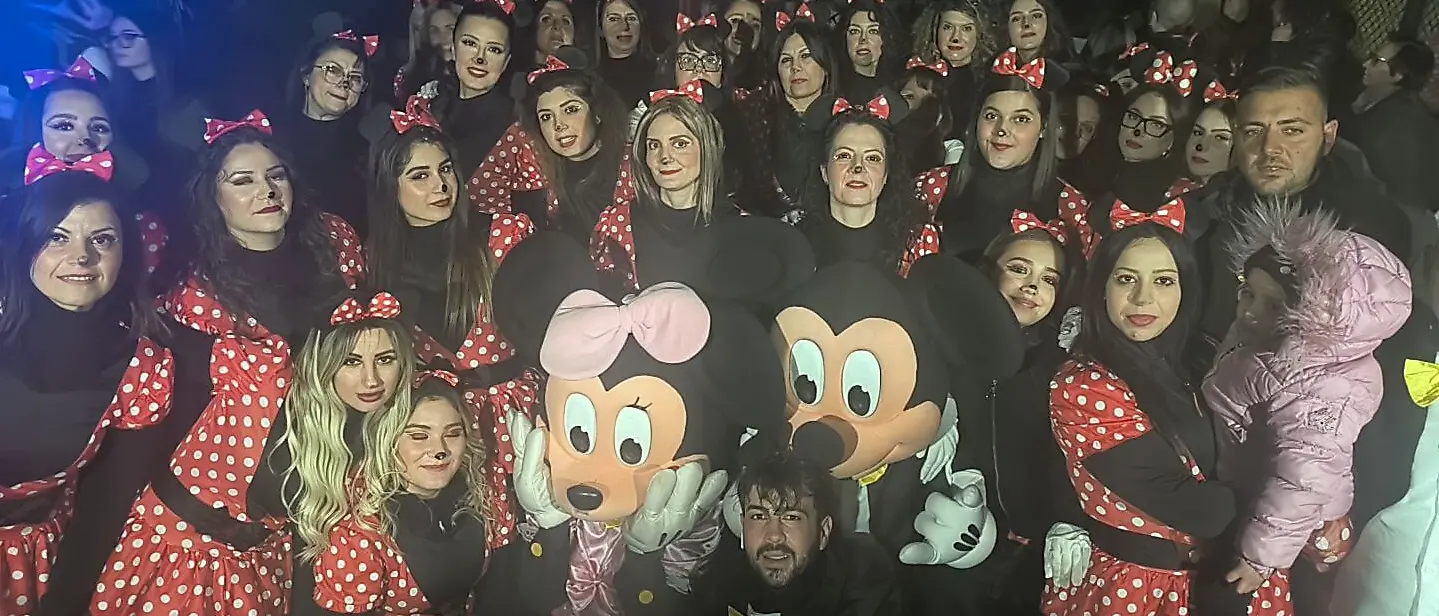 Carnevale, a Lauropoli è ancora festa: domani l’appuntamento finale tra colori, tradizione e allegria\n