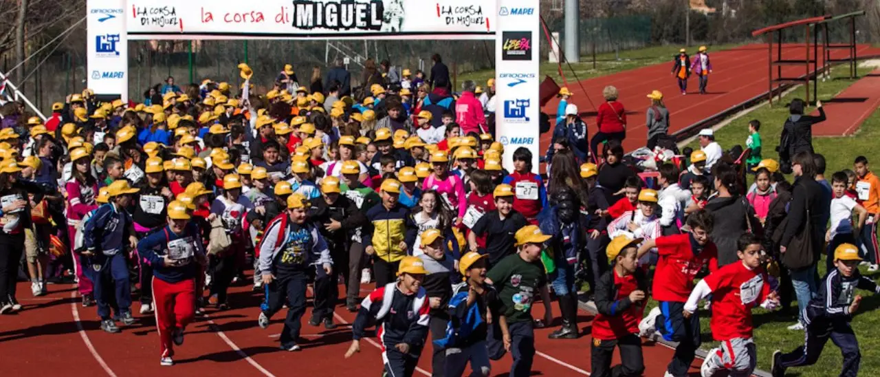 Atletica e poesia, a Vibo oltre 1.500 studenti pronti a partecipare a La Corsa di Miguel: «Celebriamo la libertà»