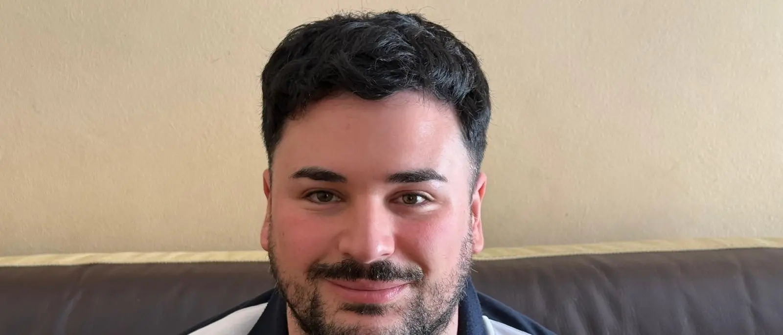 Scrivere per guarire le ferite del bullismo, la rinascita di Antonio: «Oggi so di essere forte, ogni lacrima può trasformarsi in forza»\n