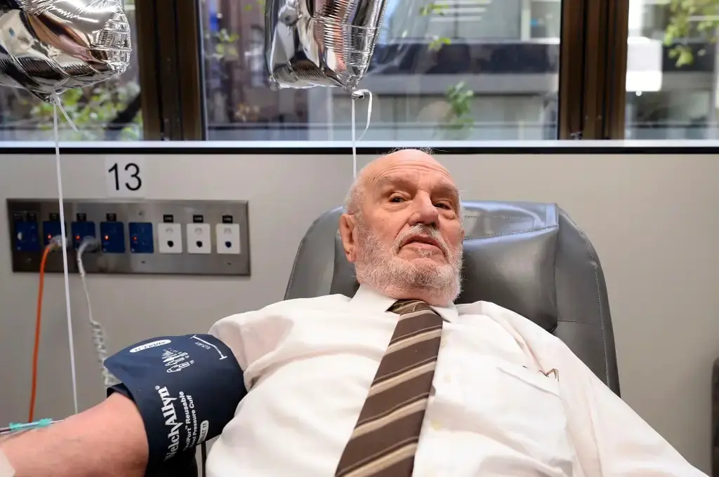Morto il donatore di sangue australiano che ha salvato più di due milioni di bambini