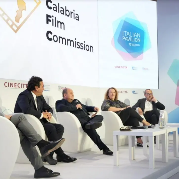 «Alla Calabria Film Commission stipendi d’oro ad amici e fedeli del governo Occhiuto»: il centrosinistra va all’attacco\n