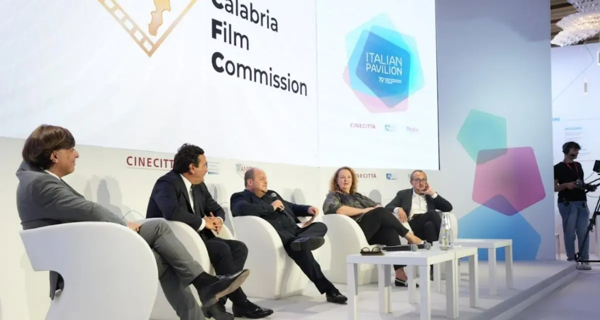 «Alla Calabria Film Commission stipendi d’oro ad amici e fedeli del governo Occhiuto»: il centrosinistra va all’attacco\n