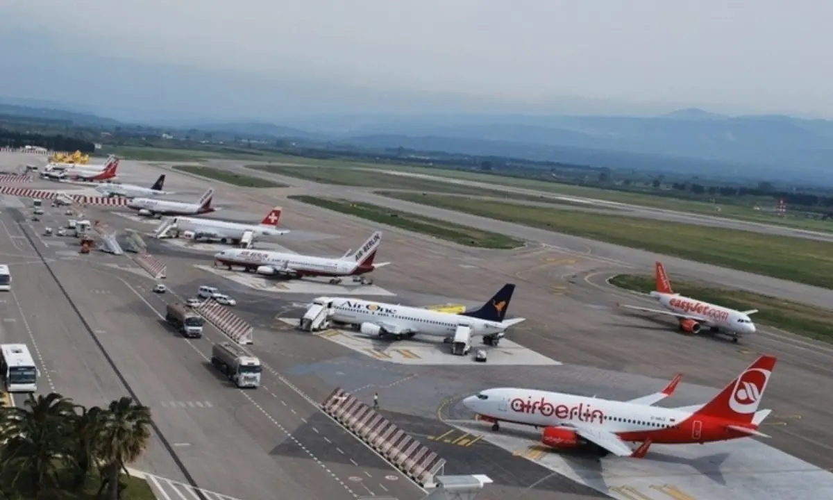 Aeroporti calabresi, a febbraio il record di passeggeri nell’ultimo decennio. E Sacal si prepara «a una grande Pasqua»\n