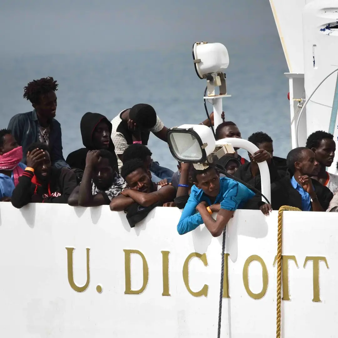 Il Governo dovrà risarcire i migranti della nave Diciotti: la decisione della Cassazione\n