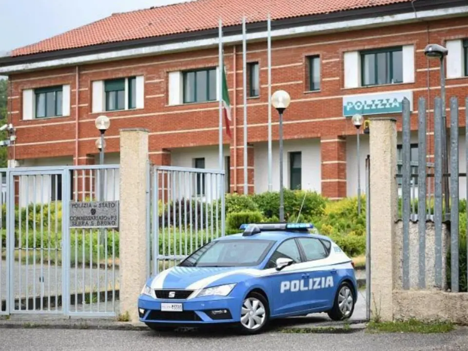 Minacce e botte da orbi in un locale nel Vibonese, daspo per dieci giovani