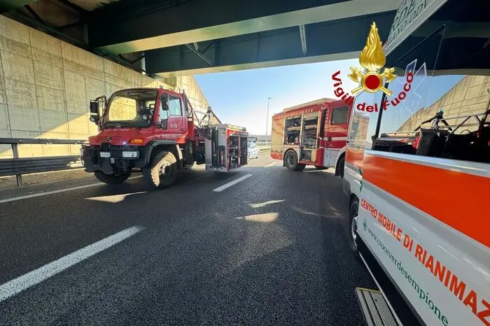 <p>La scena dell&#39;incidente (foto Ansa)</p>\\n