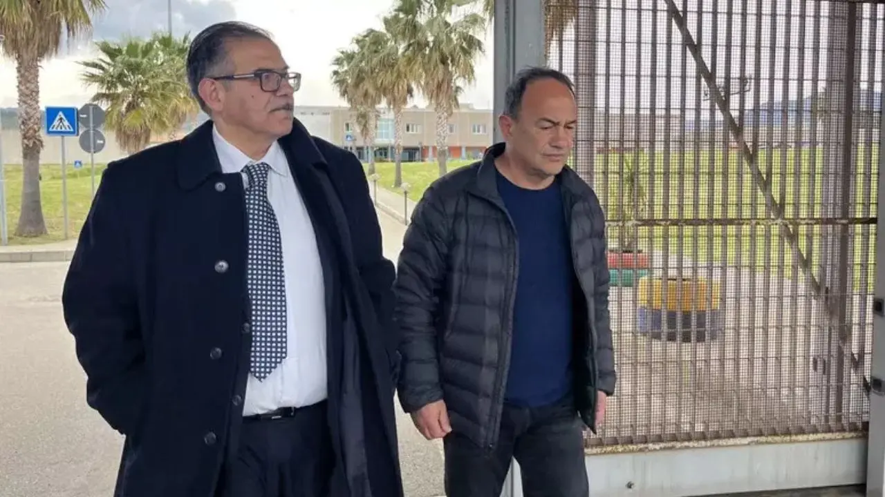 Detenuto con tumore al carcere di Arghillà, Lucano: «Violazione dei diritti umani, perché non scarcerato prima?»