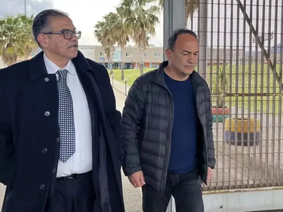 Detenuto con tumore al carcere di Arghillà, Lucano: «Violazione dei diritti umani, perché non scarcerato prima?»