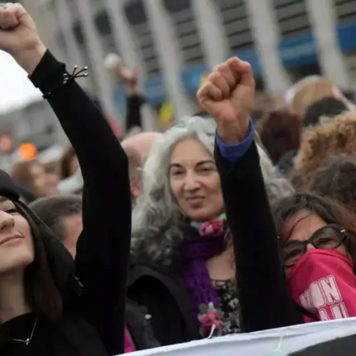 8 marzo, Mattarella: «Benefici della parità di genere, le donne non debbano scegliere tra famiglia e lavoro»\n