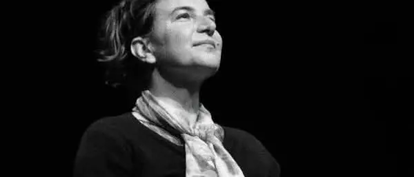 Preziosa Salatino tra teatro e poesia: storia di una figlia di Calabria che ha lasciato la sua terra\n