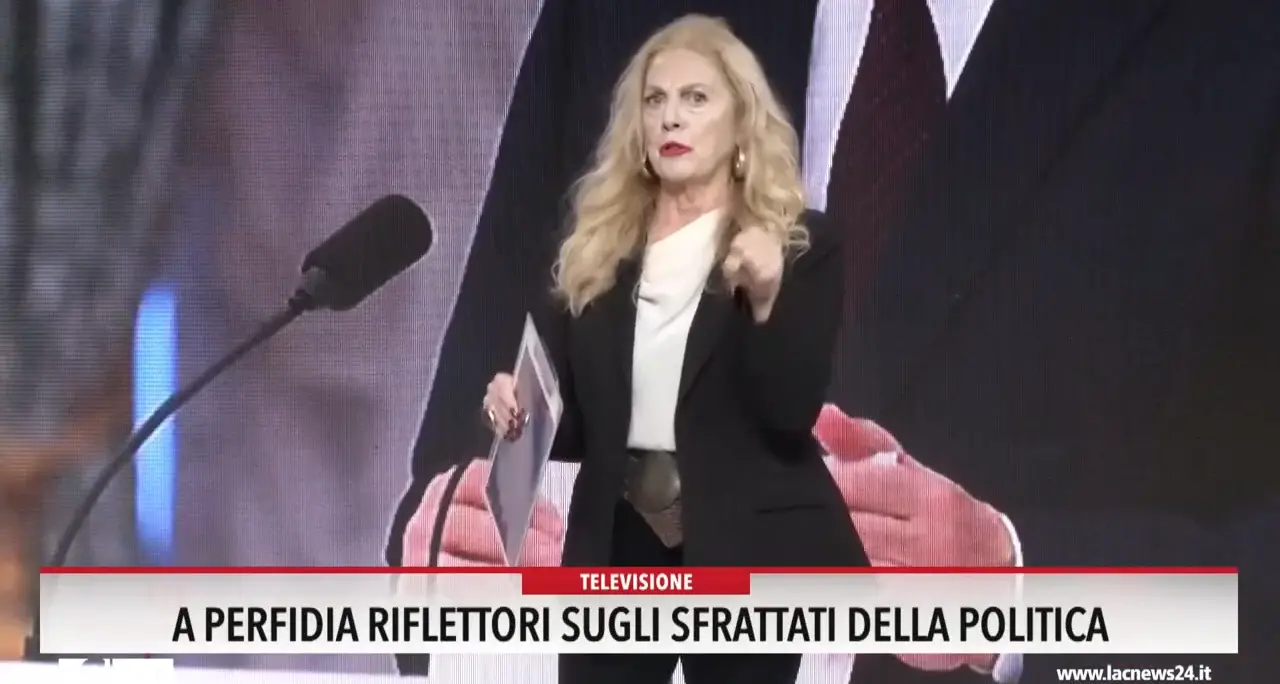 A Perfidia riflettori sugli sfrattati della politica