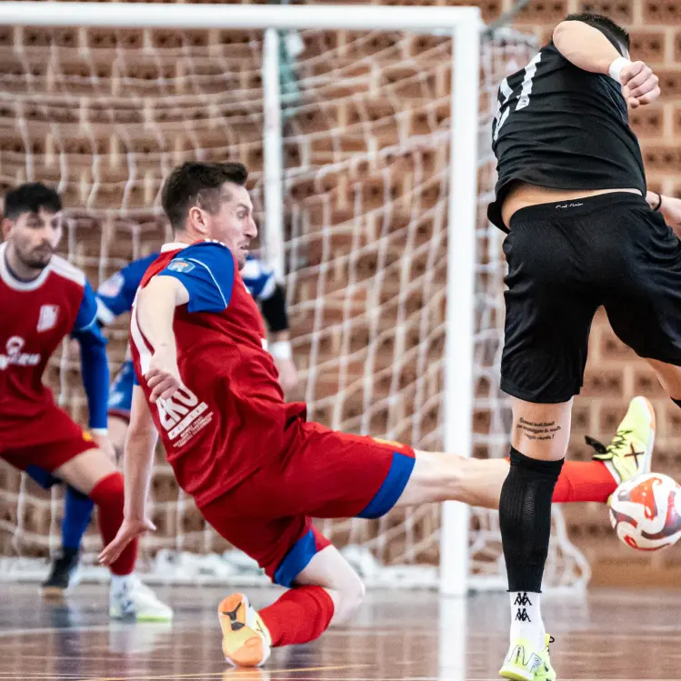 Calcio a cinque, la Calabria vola sul parquet con gli scatti in vetta di Blingink Soverato e Gallinese