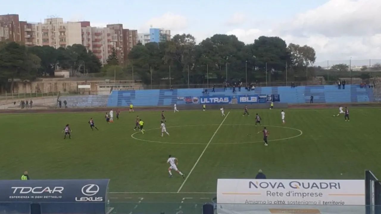 Serie D, la Vibonese ritrova il sorriso a Ragusa: i rossoblù vincono 1-0 in Sicilia\n