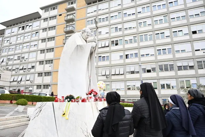 Nessun nuovo bollettino per Papa Francesco, condizioni stabili in un quadro che resta complesso