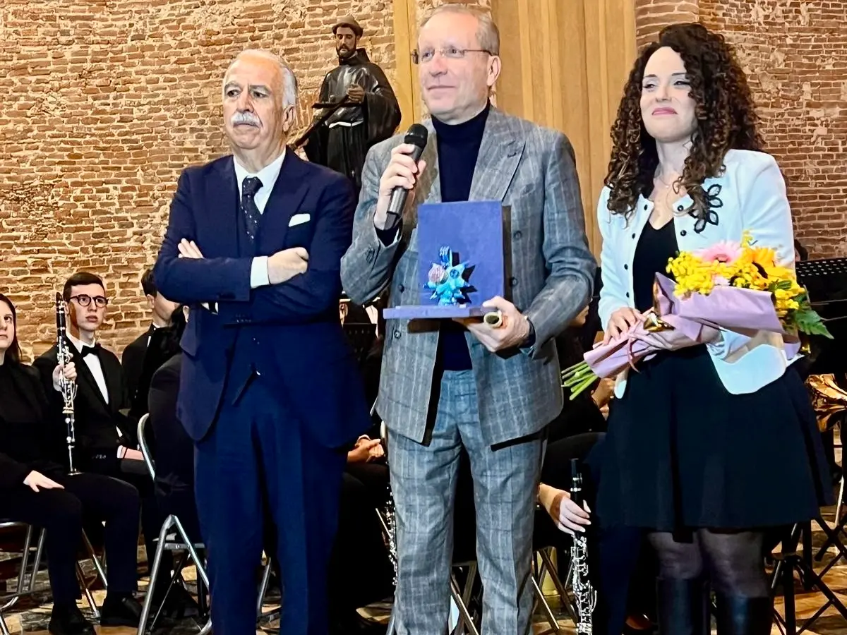 A LaC News24 il premio “Una vita per la musica” per il suo impegno nella divulgazione culturale