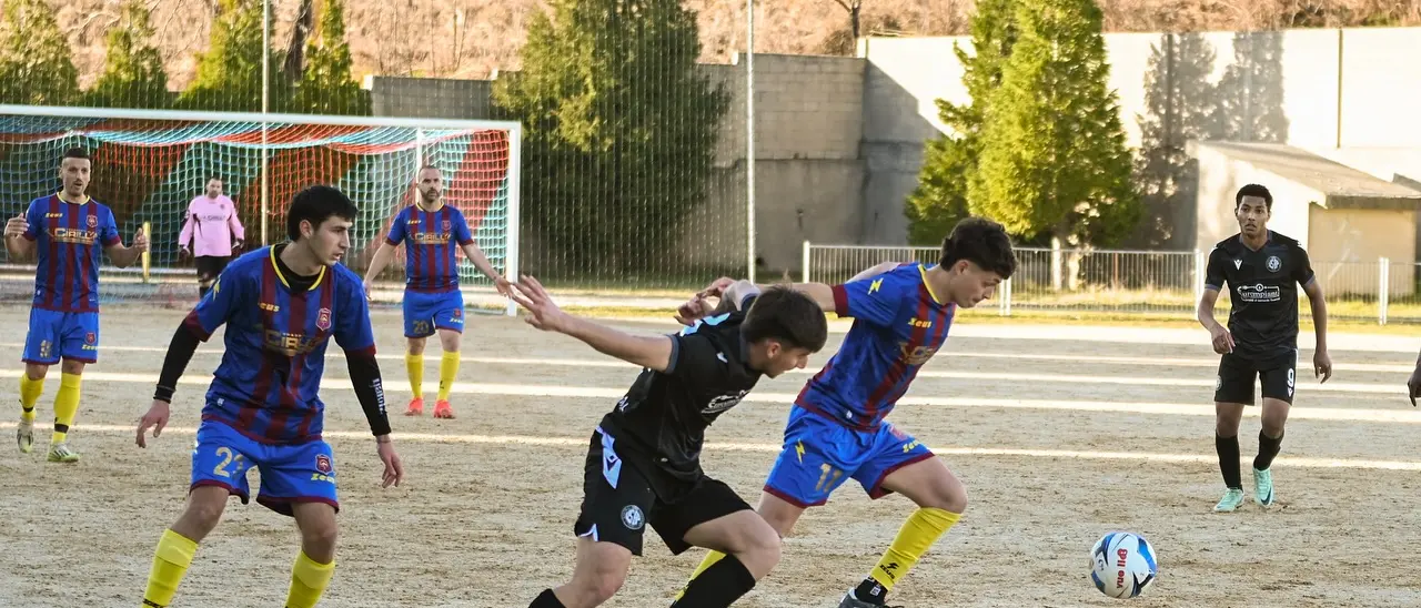 Prima Categoria, il Corigliano rallenta il Kratos.\u00A0 Nel girone C il Taverna pareggia a Montepaone: aumenta la pressione per le primatiste\n