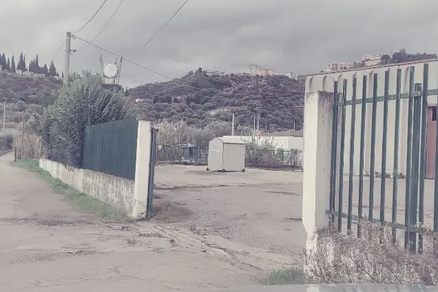 L\\'ingresso dell\\'autoparco comunale di contrada Pennino a Corigliano Rossano
