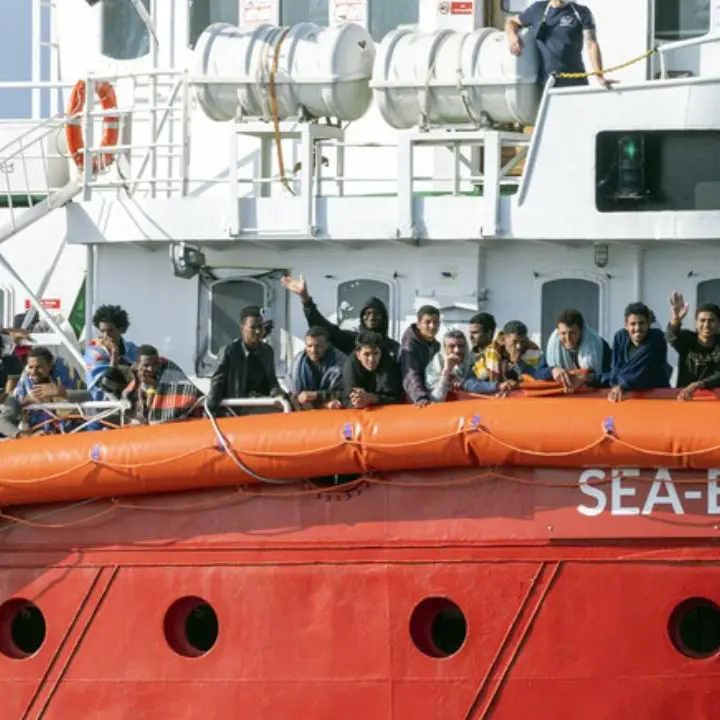 Soccorsi 178 migranti nel Mediterraneo, alcuni sono diretti a Vibo Valentia sulla nave Sea-Eye 4