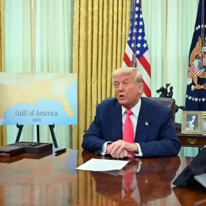 Dazi, inflazione e isolamento: la strategia economica di Trump trascina gli Usa verso il baratro