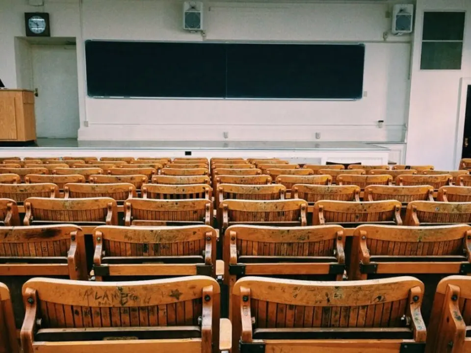 Medicina, il numero chiuso resta e si rafforza: accesso libero solo per i primi sei mesi