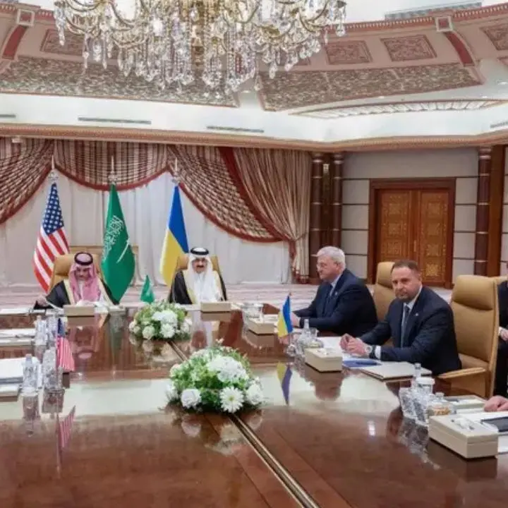 Guerra Russia-Ucraina, il Cremlino sulla tregua: «Non correre troppo»\n