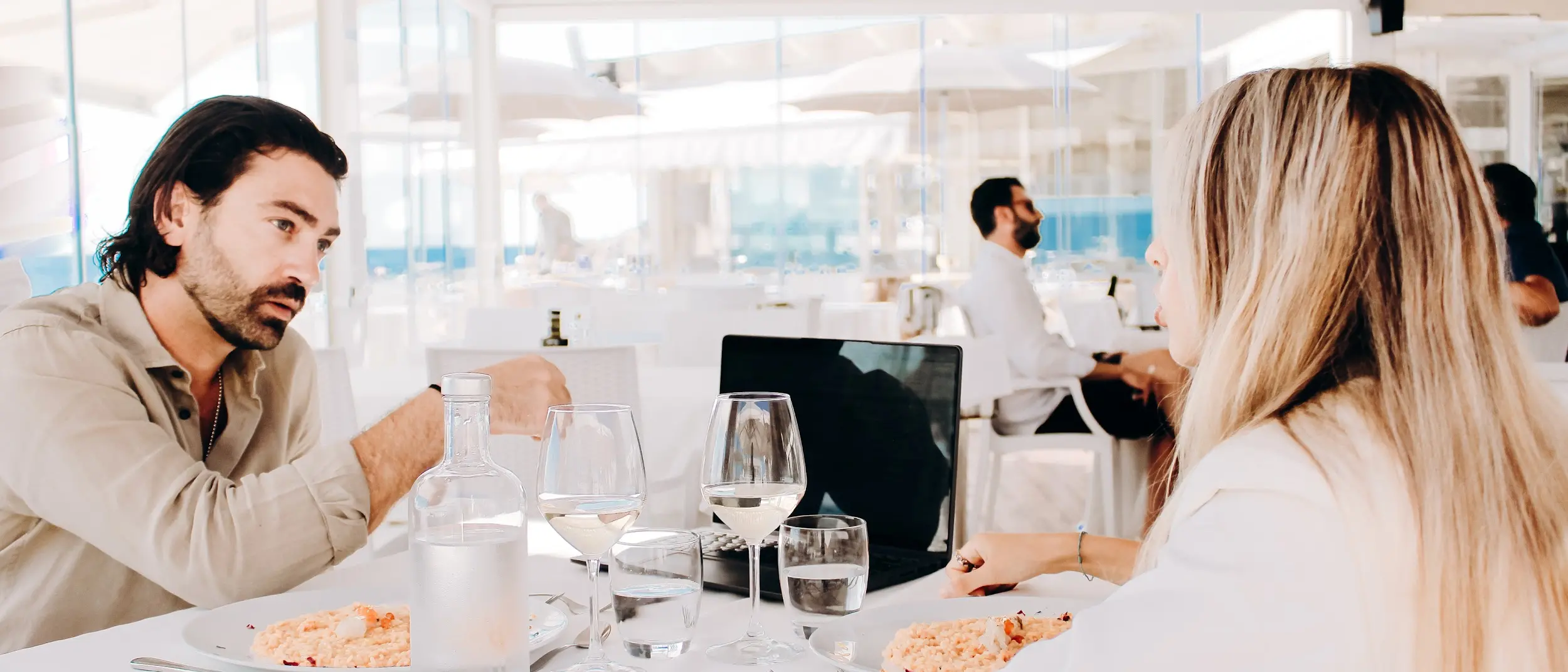 Business Lunch Facile al Riva: l’eccellenza della Cucina contemporanea di pesce per incontri di lavoro e pausa pranzo