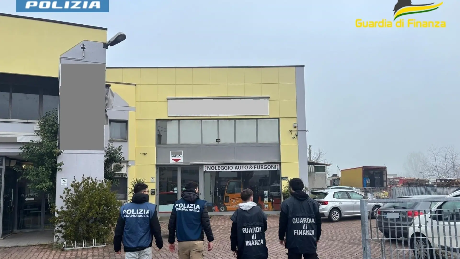 Il potere della ’ndrangheta in Emilia, affiliato costretto a baciare i piedi del boss dopo averlo “tradito”