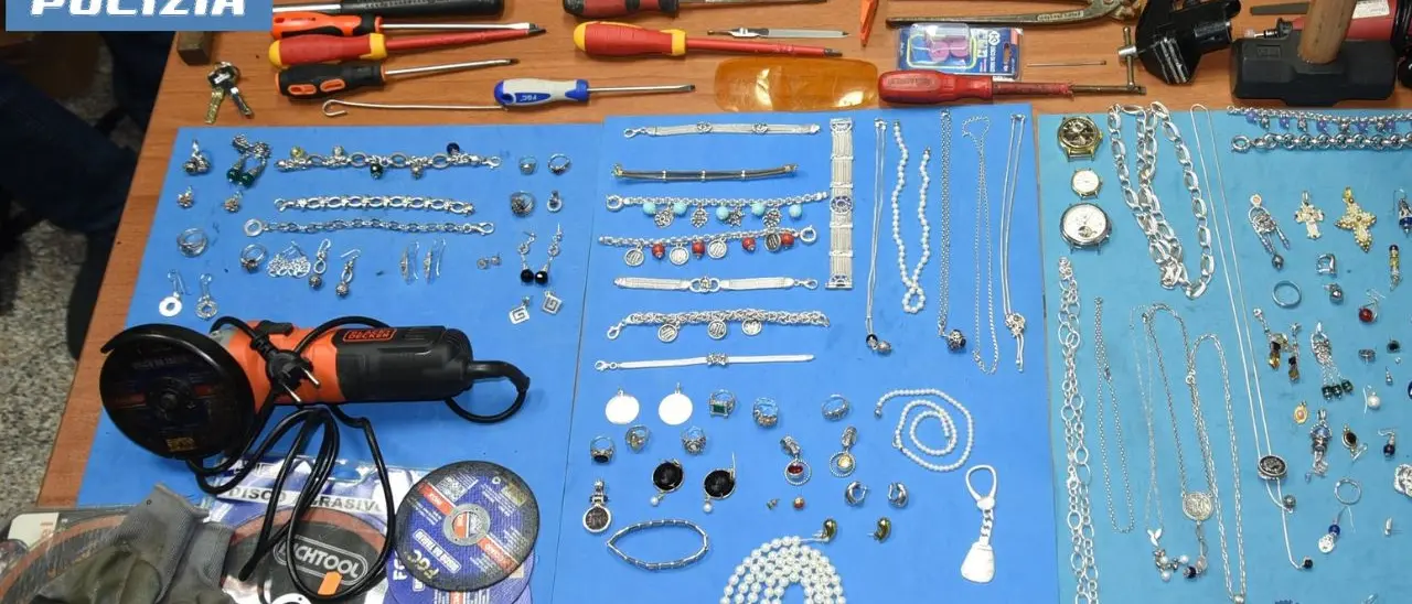 Reggio Calabria, arrestati tre cittadini stranieri irregolari per il furto in un appartamento