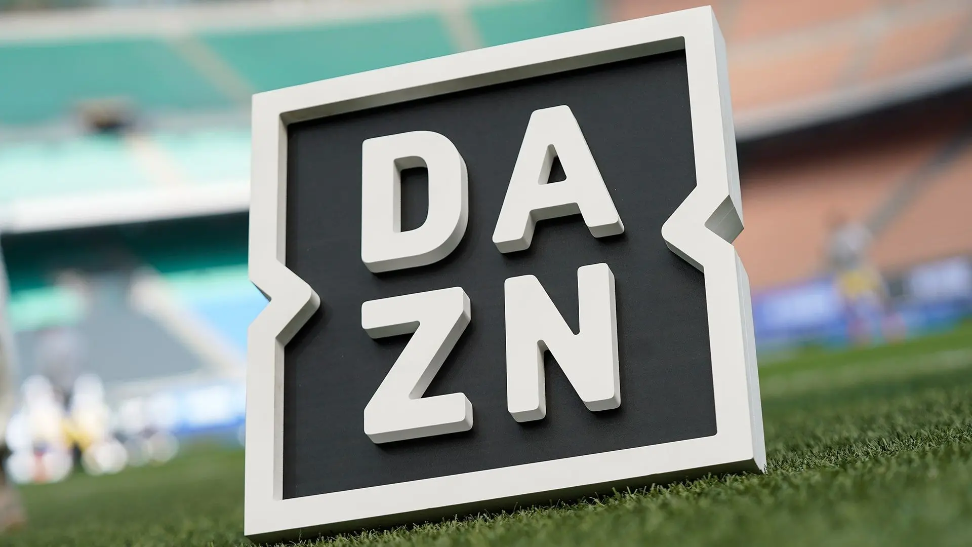 Catanzaro-Cosenza, il derby di Calabria in visione gratuita su Dazn\n